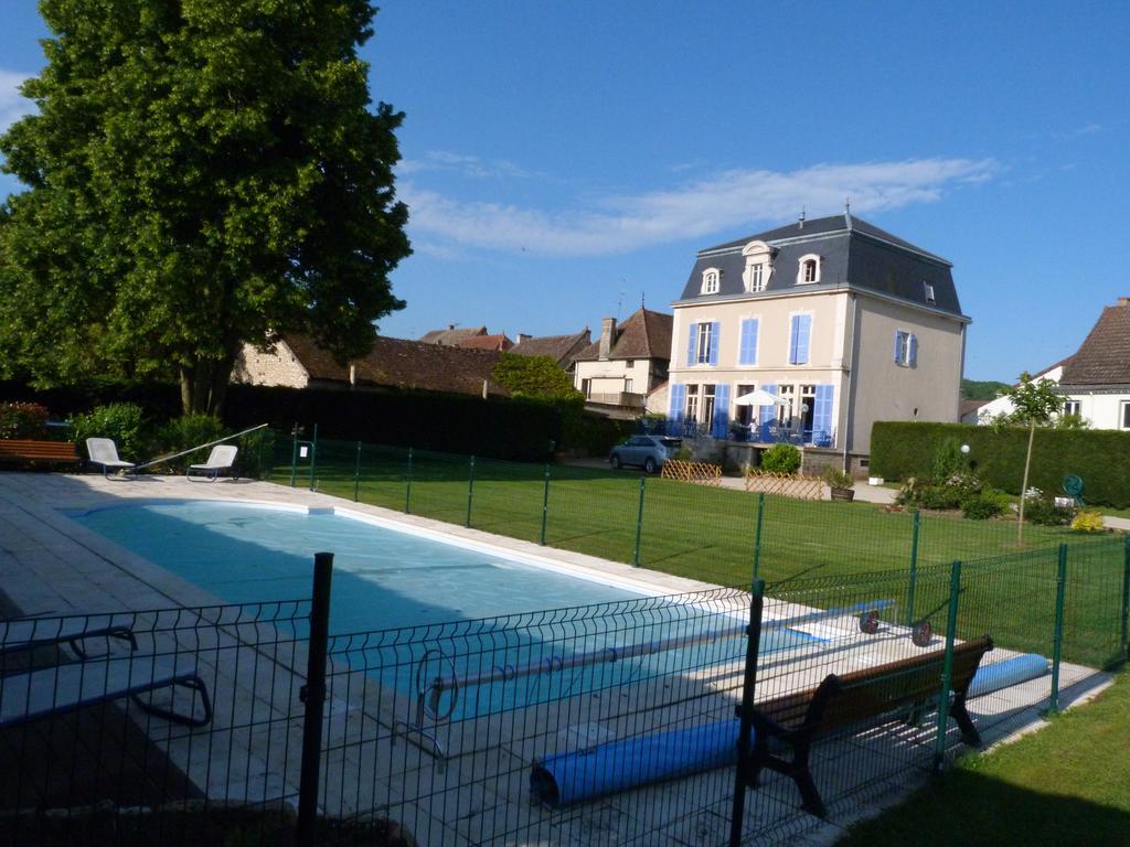 Domaine Du Cheval Blanc Hotel Saint-Boil Екстериор снимка