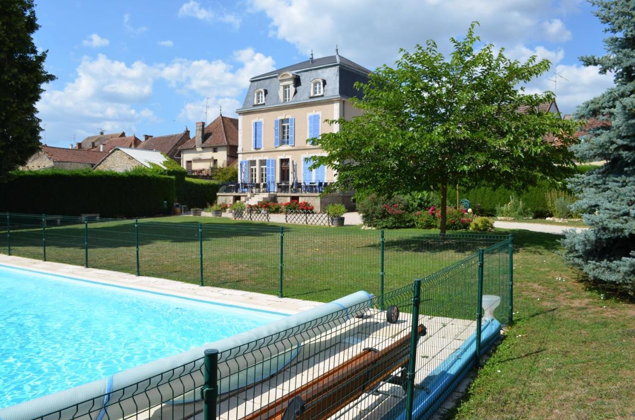 Domaine Du Cheval Blanc Hotel Saint-Boil Екстериор снимка